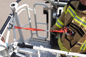Sicherung mit Gutsystem in der Feuerwehrschutzjacke